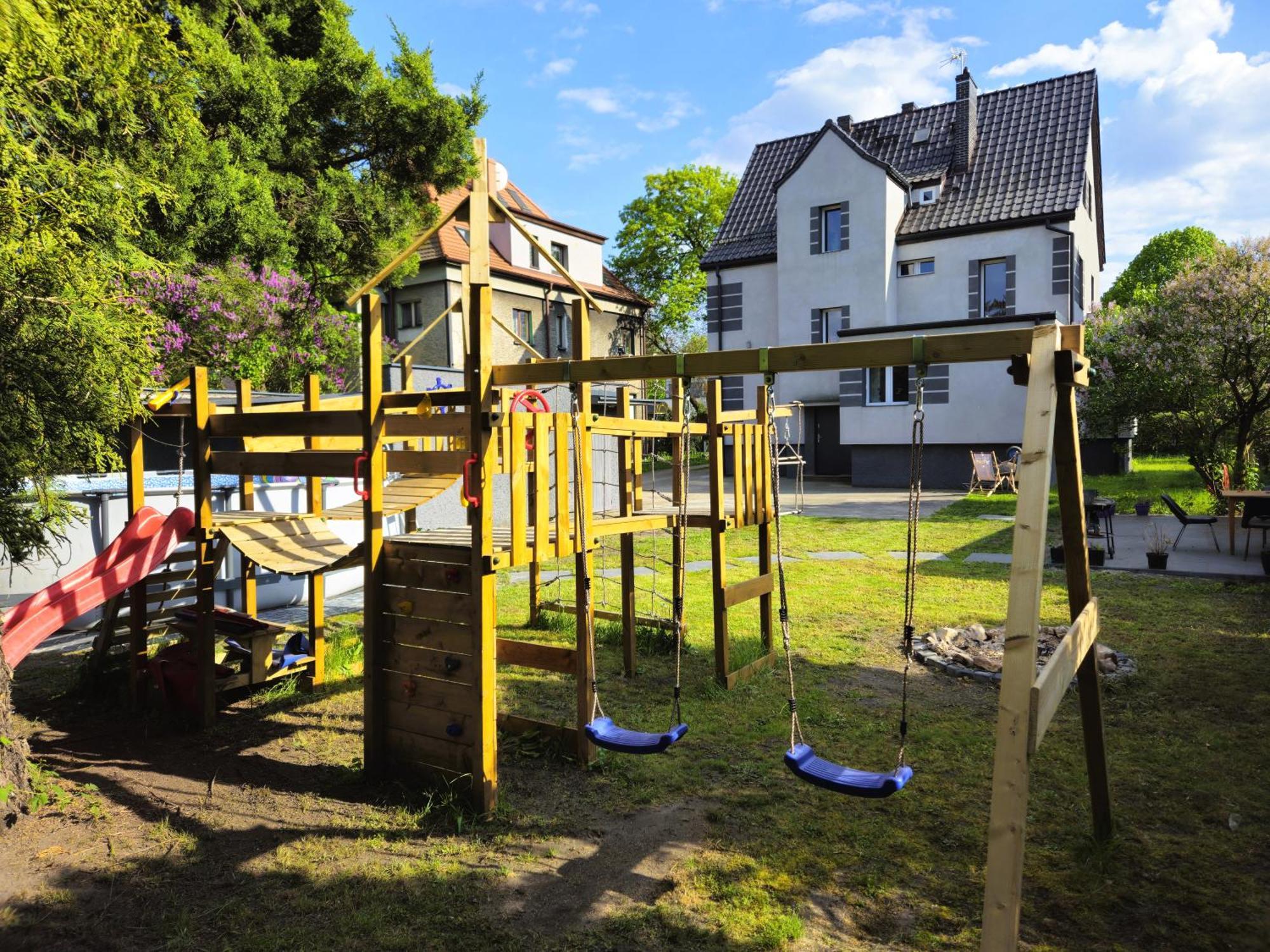 Family Rooms Zabrze Exterior photo
