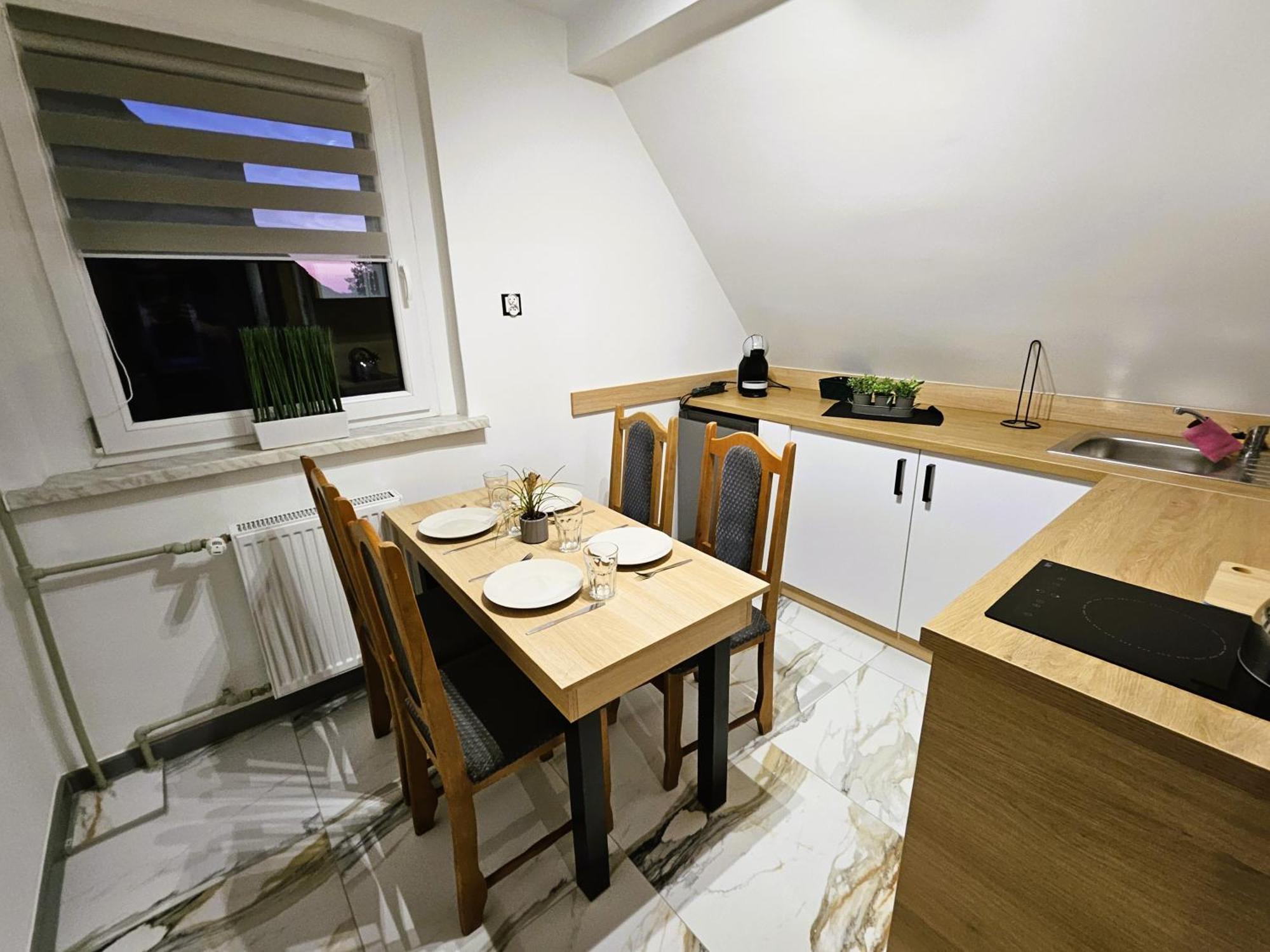 Family Rooms Zabrze Exterior photo